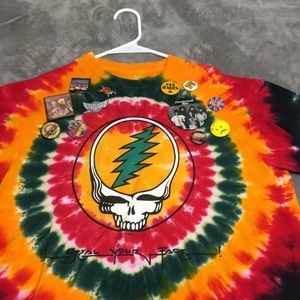 Vintage Grateful Dead shirt/authentic vintage pins